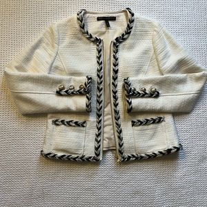 White House Black Market white and black tweed jacket. Size 6 🖤🤍